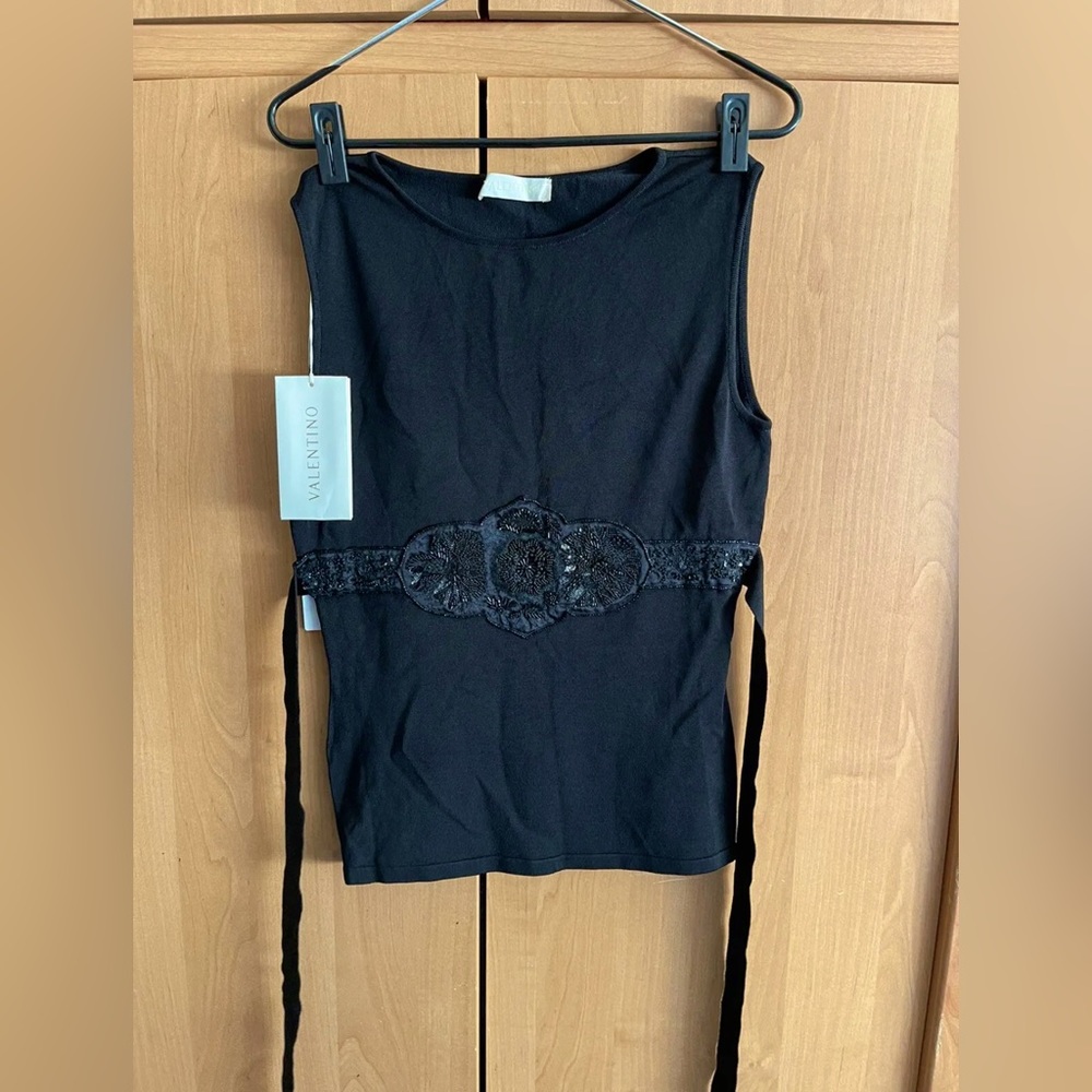 NWT Brand New With Tags Valentino Made In Italy Knitwear Women’s Top Size Medium